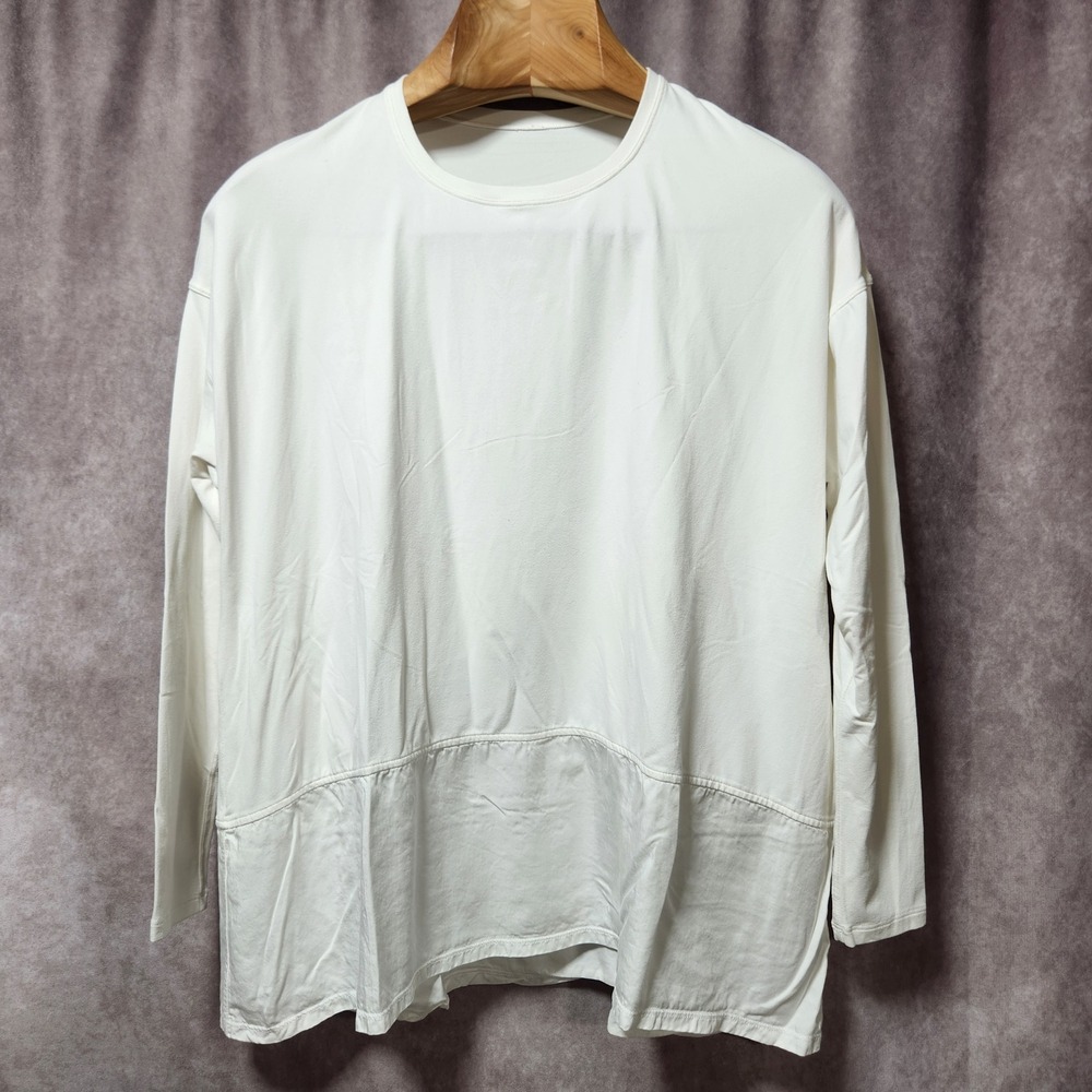 Lululemon White Ease of Mind Long Sleeve Shirt Seamed Hem Crew Neck‎ Top size 6